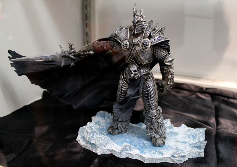 Illustration for article titled A Closer Look At DC's StarCraft II & World of WarCraft Toys